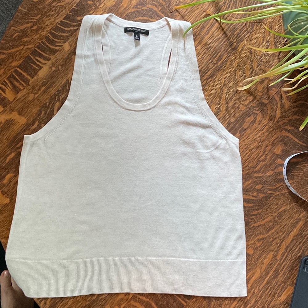 Banana Republic (feels like Cashmere) Cream Sleeveless Tank Top large